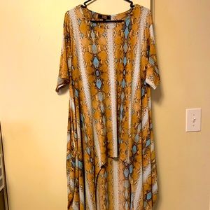 Hi/low top snake print